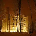 Zamek Karpniki Schloss Fischbach アパートホテル 4*