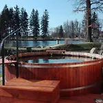 Zamek Karpniki Schloss Fischbach アパートホテル