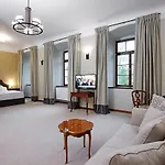 アパートホテル Zamek Karpniki Schloss Fischbach 4*