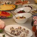 Zamek Karpniki Schloss Fischbach アパートホテル