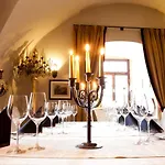 Zamek Karpniki Schloss Fischbach アパートホテル 4*