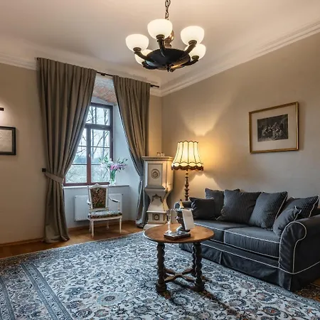 Aparthotel Zamek Karpniki Schloss Fischbach Lomnica (Jelenia Gora)