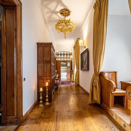 Zamek Karpniki Schloss Fischbach Апарт-отель Ломница