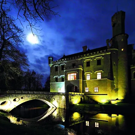 Zamek Karpniki Schloss Fischbach 4* Lomnica (Jelenia Gora)