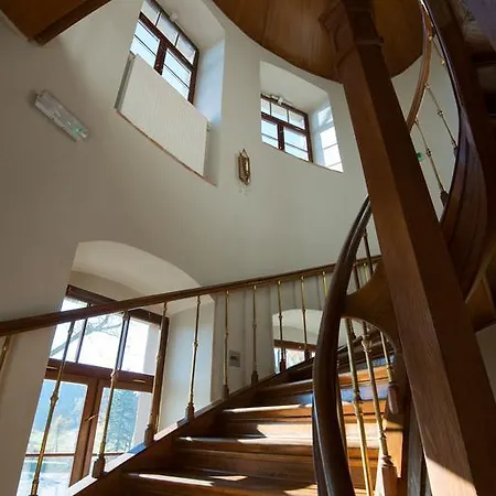 Aparthotel Zamek Karpniki Schloss Fischbach Lomnica (Jelenia Gora)