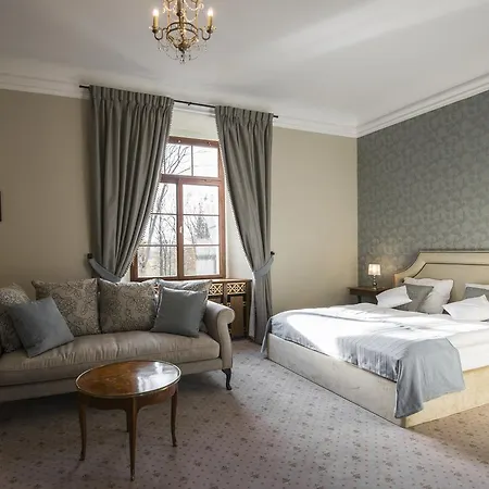 Apart-hotel Zamek Karpniki Schloss Fischbach