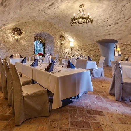 Zamek Karpniki Schloss Fischbach Lomnica (Jelenia Gora)