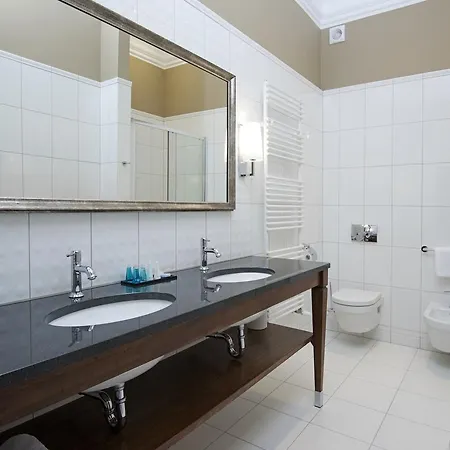Aparthotel Zamek Karpniki Schloss Fischbach