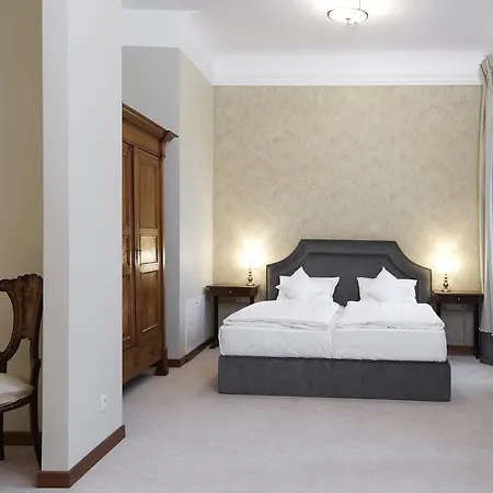 Aparthotel Zamek Karpniki Schloss Fischbach Lomnica (Jelenia Gora)