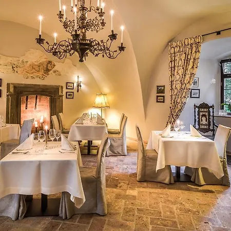 Zamek Karpniki Schloss Fischbach 아파트호텔