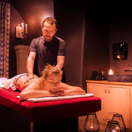 아파트호텔 Zamek Karpniki Schloss Fischbach 웜니차