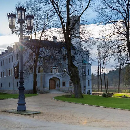 Zamek Karpniki Schloss Fischbach Apartmanhotel
