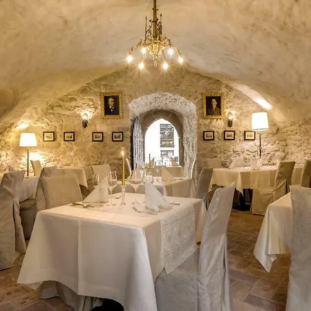 Zamek Karpniki Schloss Fischbach 4* Lomnica (Jelenia Gora)