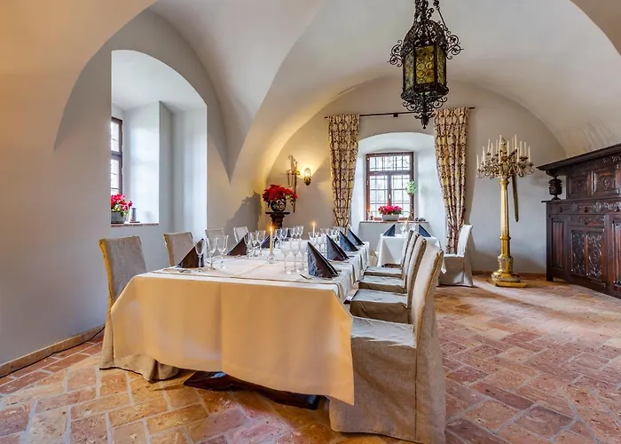 Zamek Karpniki Schloss Fischbach 公寓式酒店