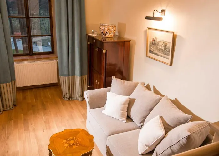 公寓式酒店 Zamek Karpniki Schloss Fischbach