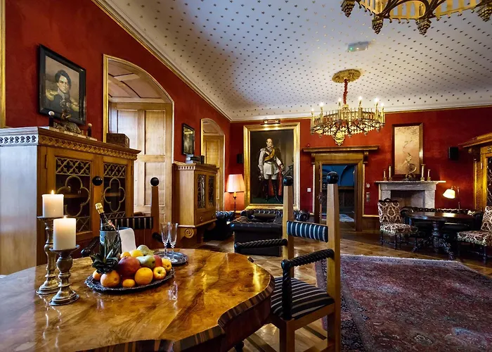 Zamek Karpniki Schloss Fischbach 公寓式酒店