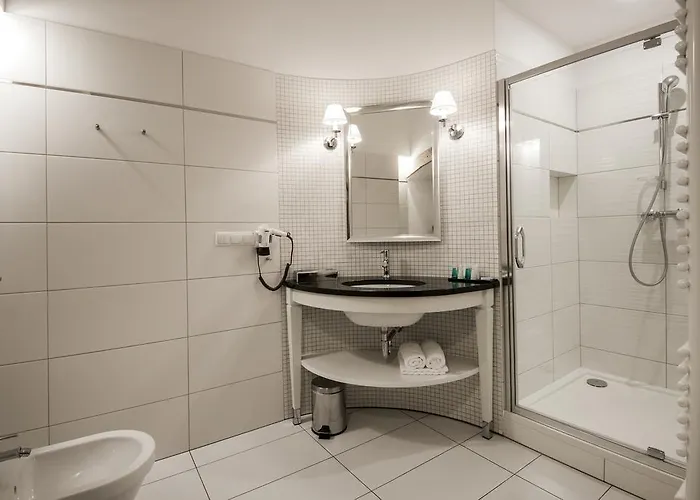 公寓式酒店 Zamek Karpniki Schloss Fischbach