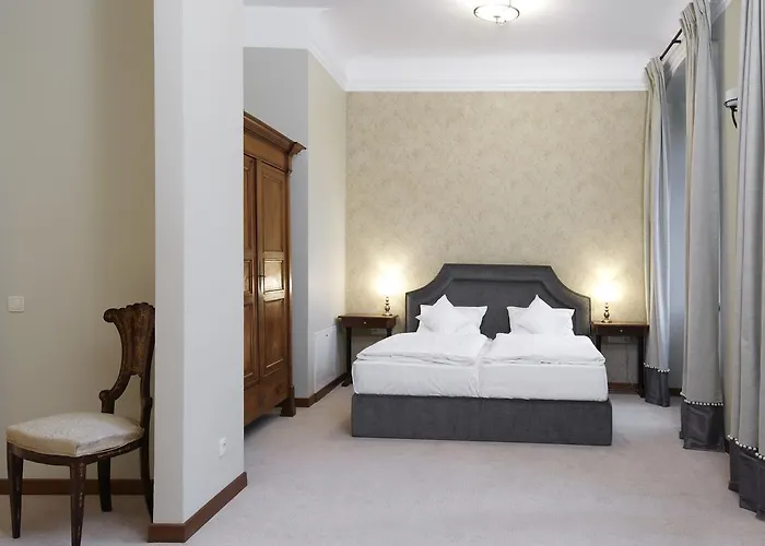 Apartahotel Zamek Karpniki Schloss Fischbach Lomnica (Jelenia Gora)