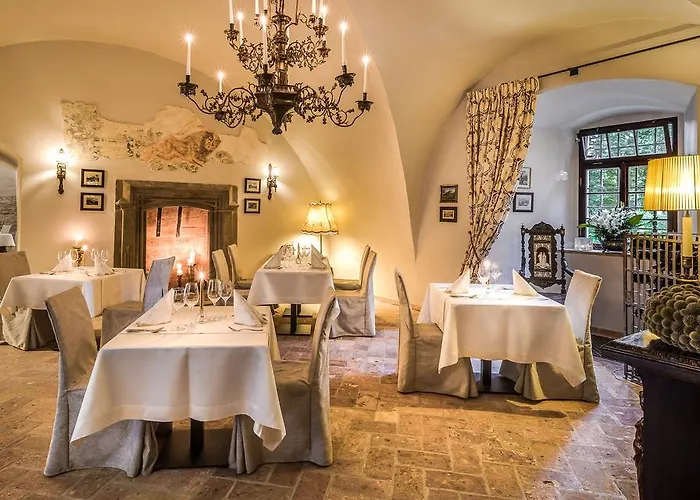 Zamek Karpniki Schloss Fischbach 公寓式酒店