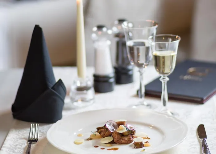 Zamek Karpniki Schloss Fischbach