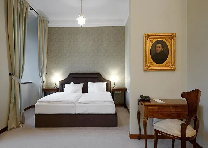 Апарт-отель Zamek Karpniki Schloss Fischbach Ломница