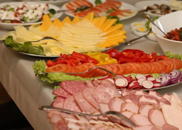 Zamek Karpniki Schloss Fischbach 公寓式酒店 4*