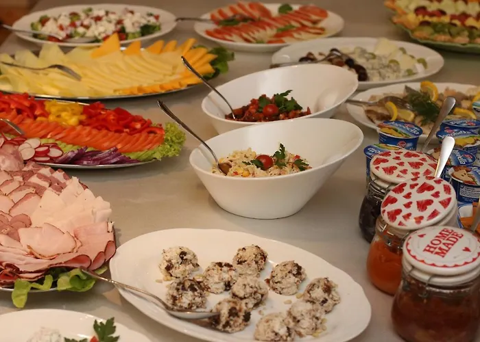 Zamek Karpniki Schloss Fischbach 公寓式酒店