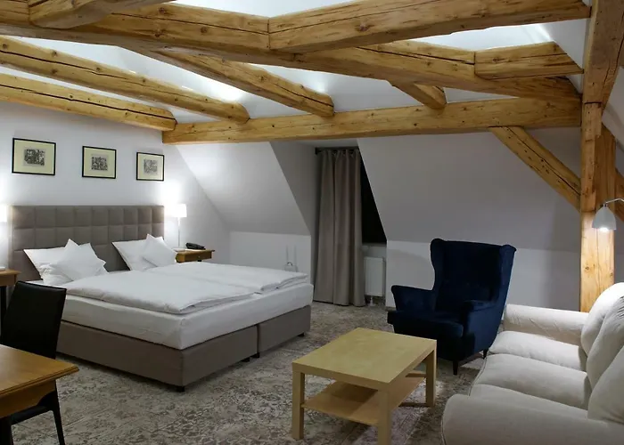 Zamek Karpniki Schloss Fischbach 公寓式酒店