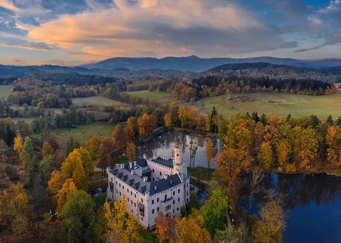 Zamek Karpniki Schloss Fischbach Ξενοδοχείο με διαμερίσματα Lomnica (Jelenia Gora)